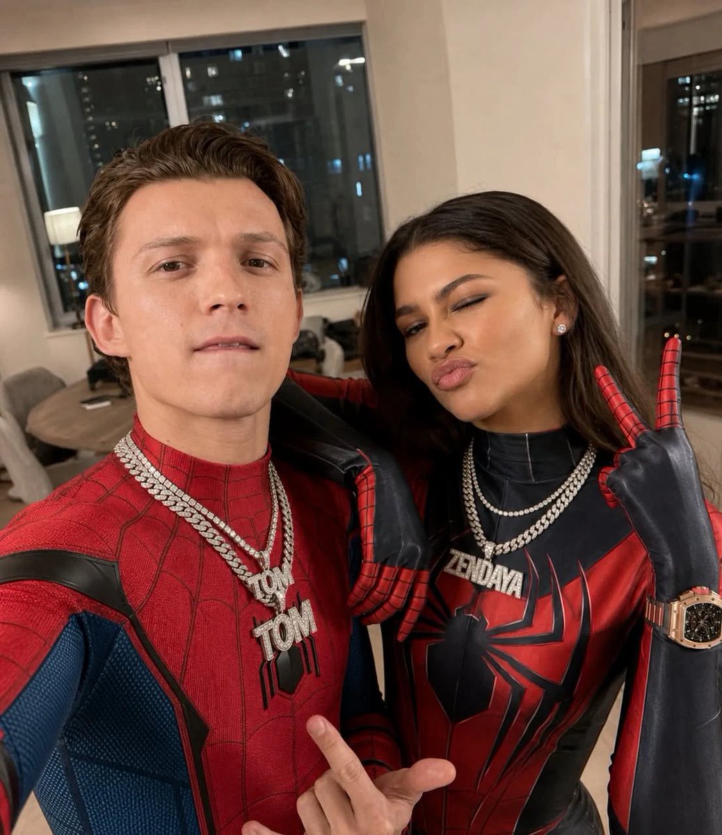 beccaxoxo523's tweet photo. Tom Holland’s Dating History:

2017 — Zendaya 🇺🇸 (20yo)
2018 — Single
2019 — Olivia Bolton 🇬🇧 (23yo)
2020 — Nadia Parkes 🇬🇧 (24yo)
2021 — Zendaya 🇺🇸 (25yo)
2022 — Zendaya 🇺🇸 (26yo)…. Love https://t.co/D4zJ62ZqcW