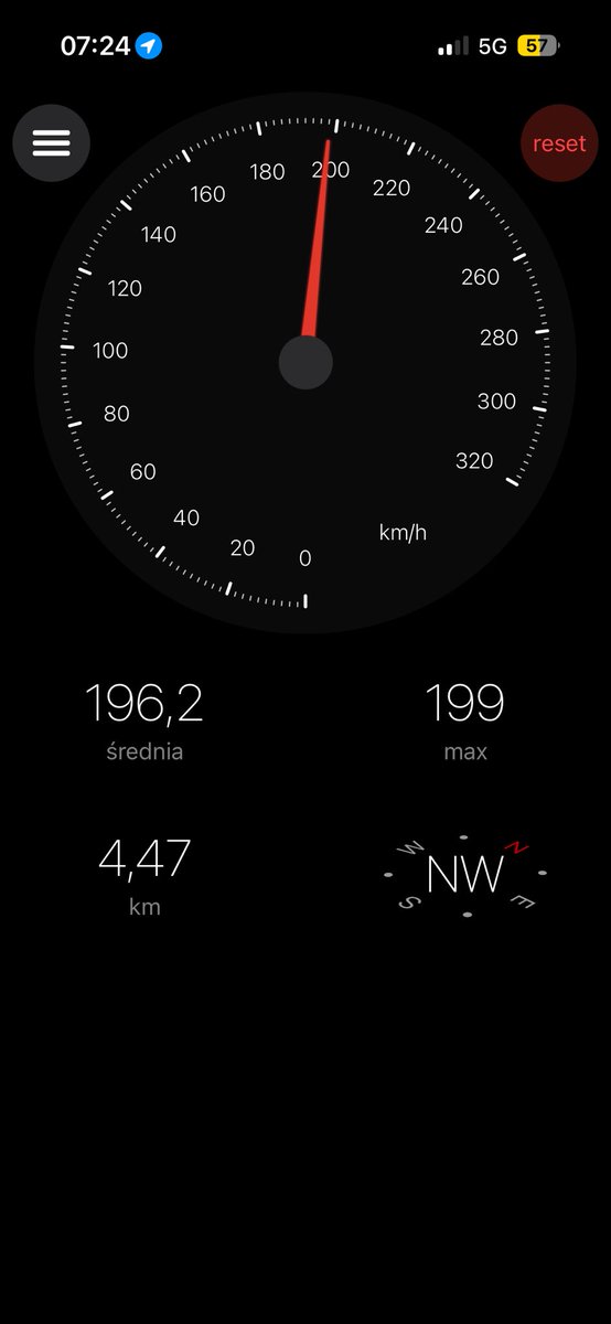 josviaque's tweet photo. Prawie 200 km/h na liczniku. #EU200 daje czadu. 🚊 #PKP #PKPIC #Griffin #kolej https://t.co/JsVFYWDjvu