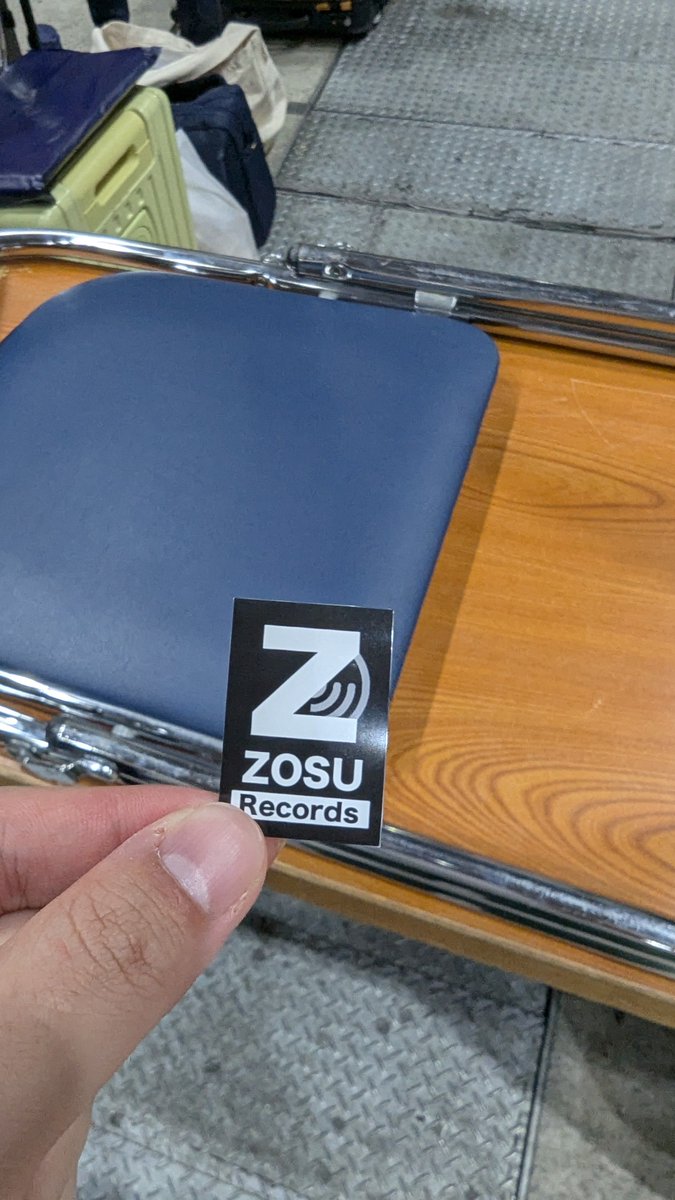 zosu_records's tweet photo. ブース撤収しました！

本日はお越しいただいた方、興味を持っていただいた方も、本当にありがとうございました！
沢山の方に作品を手に取っていただけて、とても嬉しいです🙌

お迎えいただいた楽曲を、ぜひたくさん聴いて、そして「使って」もらえたら嬉しいです

本日はありがとうございました！！ https://t.co/LQ9mw660Rk
