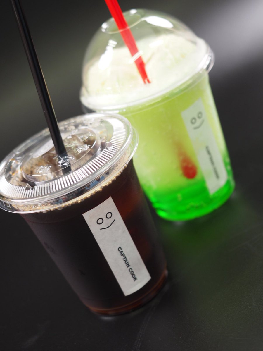 kirishimabiyori's tweet photo. 生協コープかごしま国分店にて、CAPTAIN COOKさんがテナント販売。
アイスコーヒーとメロンソーダをいただきました。
せっかくなので商品撮影の練習のモデルになってもらいました。
撮影後はスタッフで美味しく頂きました。
#霧島日和
#セルフ写真館
#captaincook
#商品撮影 https://t.co/S2EDRjrJ8u