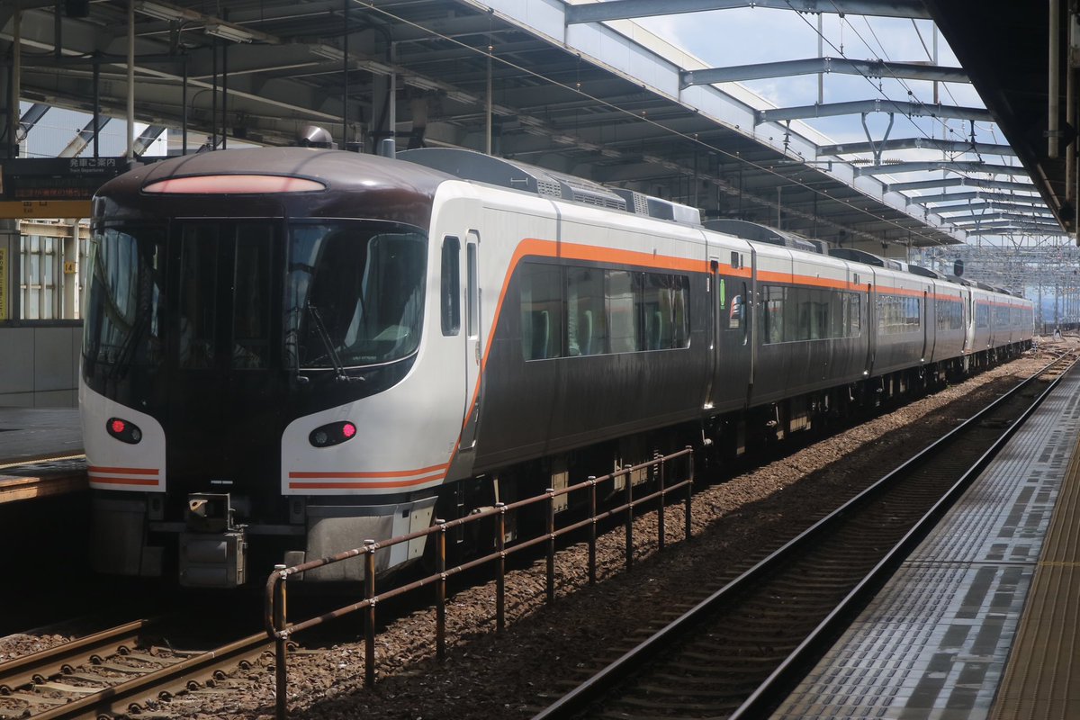 mkk709owo's tweet photo. 岐阜駅にて。
カメラを使ったんですが宝の持ち腐れな気が ·͜· https://t.co/x6ERbMkPo4