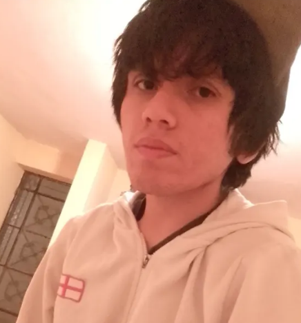 Chemumix's tweet photo. @userxtz esto es lo más cercano que logré encontrar, son personas que asumiremos tienen contacto por discord y comparten contenido violento con él, tmb le defienden en videos reportando los hechos, ojalá se les reconozca y lograr obtener la identidad del abusador de estas personas https://t.co/SDlqC9XkAv