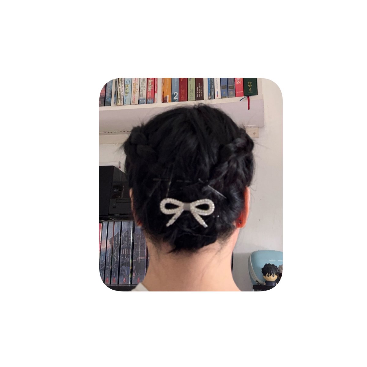 Kei_n0nexistent's tweet photo. Felt cute with the hairstyle teehee 🤭 

(Wag nyo na zoom tadtad po ng bobby pins yan 🤣 my hair is not that long yet) https://t.co/JwQmi4tABD
