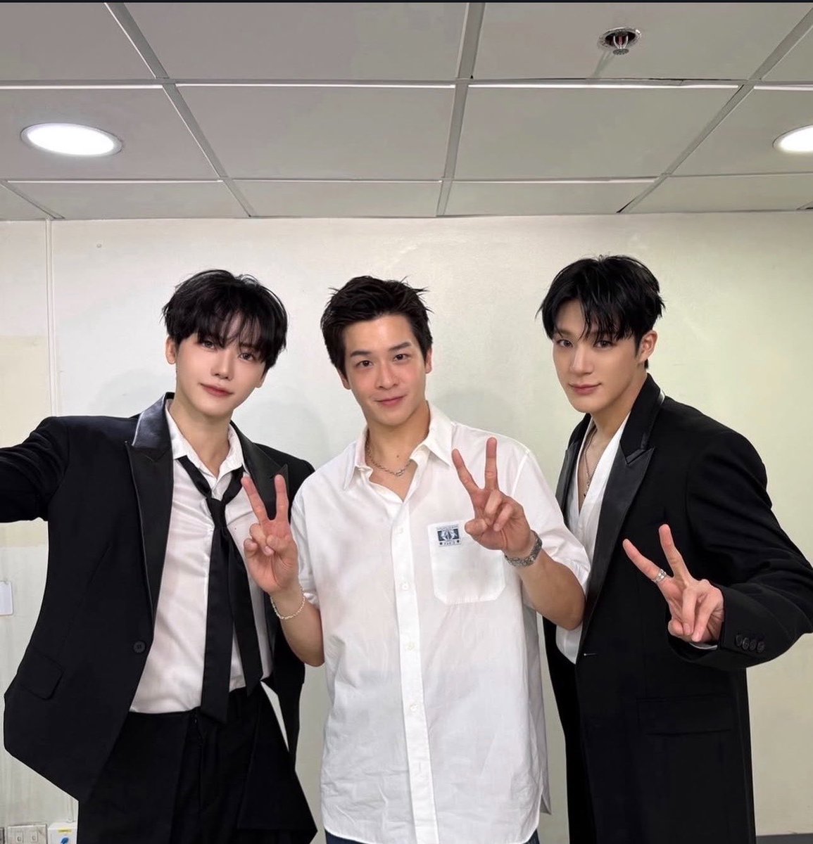 JENO_StarTH's tweet photo. [ IG ] 260815 รูปภาพจาก instagram ของคุณมาร์ชจุค่ะ

marchutavuth : ขออนุญาติอยู่กลางหัวใจ JNJM แป๊บนึงนะครับ 🫶🏻

🩵 https://t.co/HNAnVM7Trd

เข้าไปกดหัวใจและคอมเม้นท์ให้คุณเจโน่คุณแจมินกันค่ะ

( คุณเจโน่คุณแจมินจะมีอะไรดีๆให้เจนพึกับเอนเจนนี่ดูรึเปล่าน้า 🥺 )

#NCTDREAM #NCTJNJM #JENO #제노