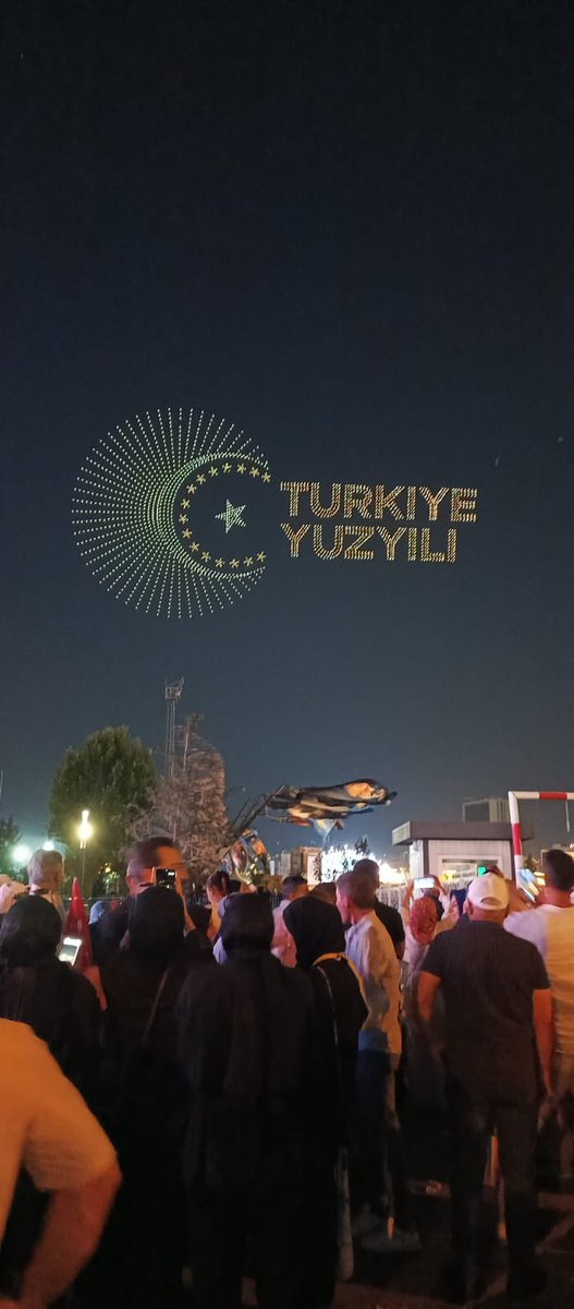 resmi19106's tweet photo. Genel Başkanımız ve Cumhurbaşkanımız Sayın @RTErdogan'ın teşrifleriyle gerçekleşen AK
Parti 25. Yıl Özel Mitingimizde Türkiye Yüzyılı'na olan sarsılmaz inancımızla yolumuza kararlılıkla devam ediyoruz.
#Milletimizle ÇeyrekAsır
@tugbaisikercan @abdulahatarvass
@zerrin_alpaslan_65 https://t.co/LaDr3Ujk7I