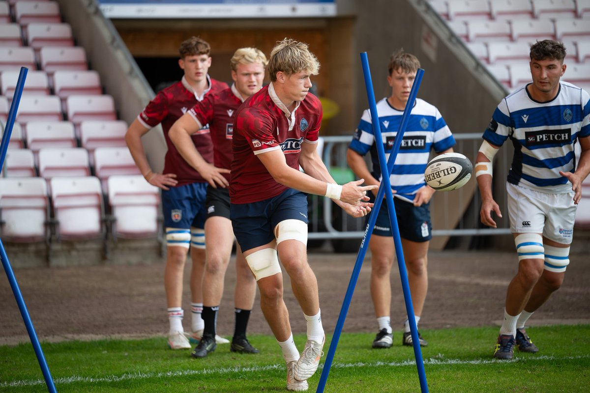 MowdenPark's tweet photo. 📸 Some brilliant images from Tuesday’s open training session courtesy of Andy Hall!

#MowdenFamily #ComeOnPark https://t.co/qkyK76IVor