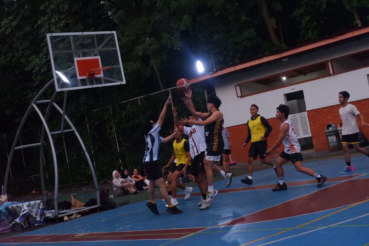 keeiwraa's tweet photo. SUMPAH SUMPAH SUMPAAAAH beneran seru bgt setiap hari nontonin pertandingan berbagai cabang olahraga ^_______^ GUYS SERUUUU BGTTT 🏋🏻‍♀️🥋🎾🏄🏻‍♀️🏓⛹🏼‍♀️🥺♥️ https://t.co/Lmca3qJMMV