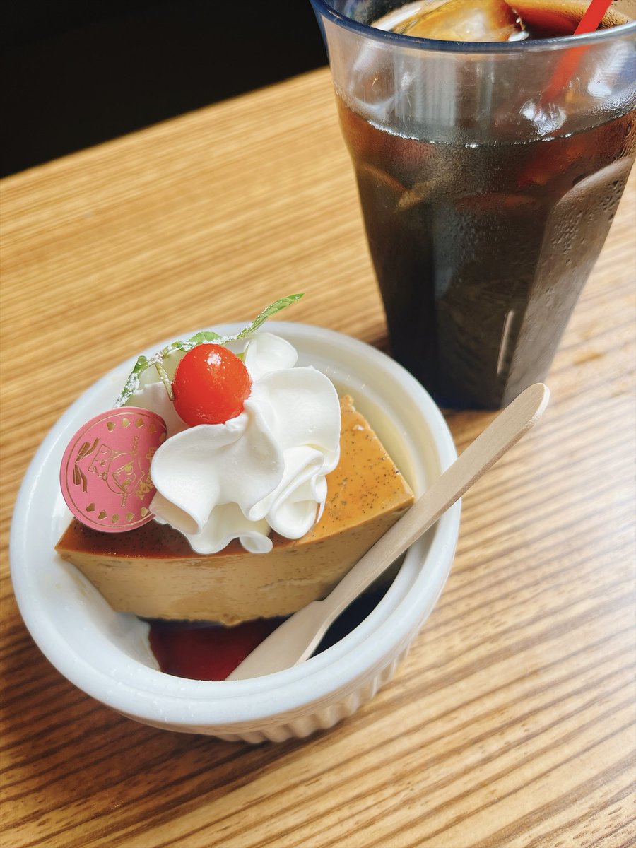 106_5621's tweet photo. 硬めのプリン🍮とオムライスはいつでも食べたい https://t.co/PkGl4H1Zbw