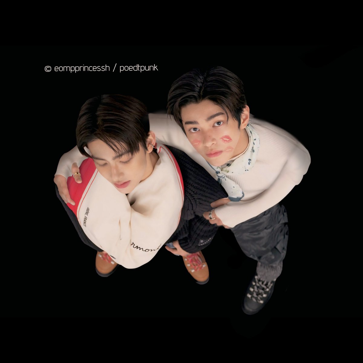 eompprincessh's tweet photo. #keonhyeon manips rangkulan

hasil otak atik di ibispaint 3 jam...

© eompprincessh https://t.co/HWTNVXP57P