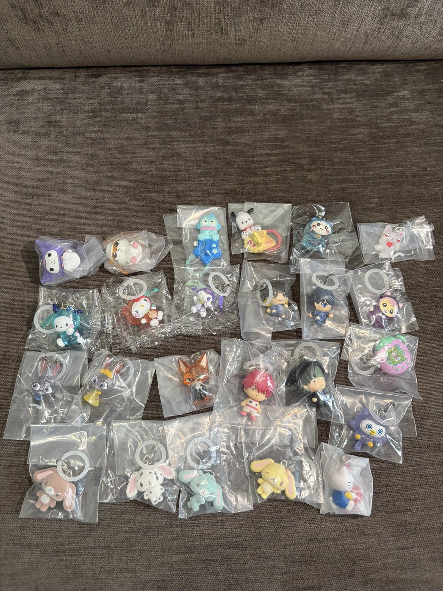 penchan3130's tweet photo. 【めじるし 交換】

譲）1枚目
けろけろパーティー、ハンターハンター
シュガバニふわふわ、こんぺいとうキティ
ちいかわ、ブルーロック、ズートピア2
キーリング、カラとも

求）2枚目
ジュエルペット、エモきゅんしろうさ
五条悟

郵送交換希望です。 https://t.co/T2CqJGJ1Kp