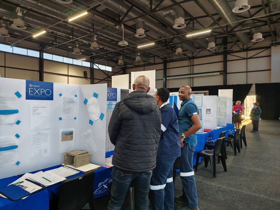 Exposcience's tweet photo. Pre-judging at the Eskom Expo Welkom Regional Science Fair!
Our young scientists’ projects are being assessed as the region prepares for the next stage of an exciting showcase of research, innovation and scientific thinking.
#DiscoverEskomExpo #EskomExpo #WelkomRegion #RegionalScienceFair #STEMEducation