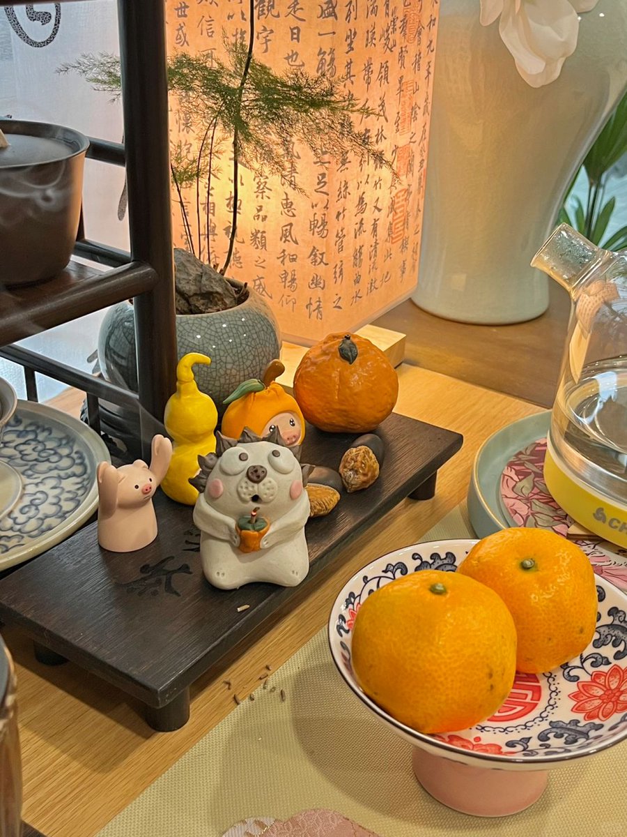 BHRtipster's tweet photo. [ Mid-Autumn moon, warm tea, and people who matter most—tonight’s all about sharing the soft, glowing moments under the same sky. Happy Mid-Autumn Festival, everyone!]， https://t.co/ZwJRtc5ZRu