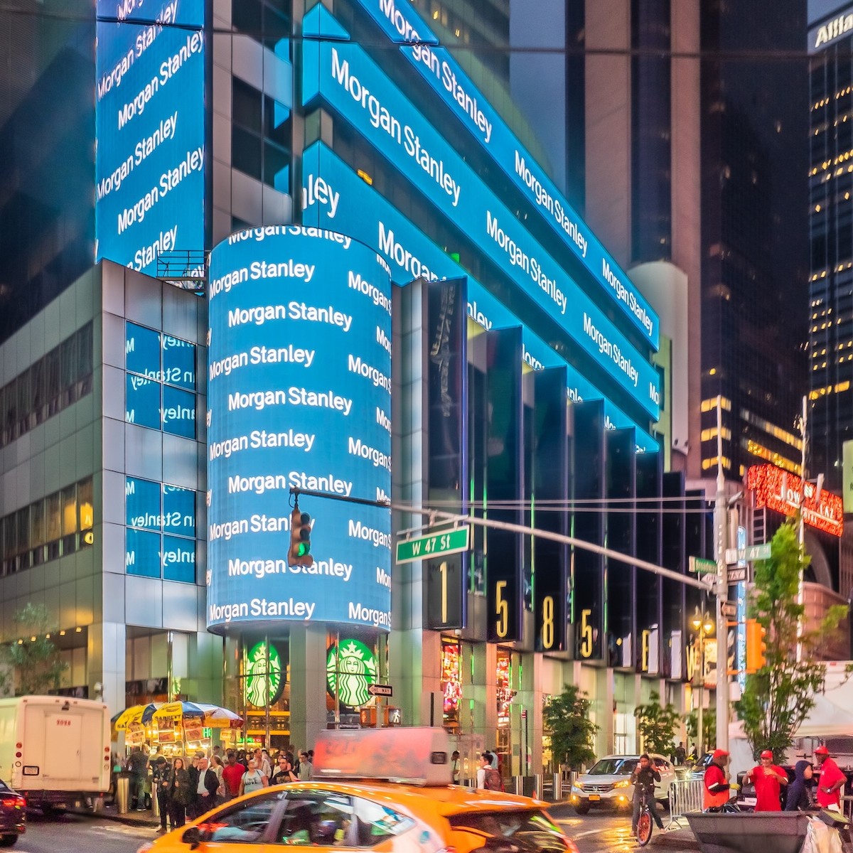 CoinMarketCap's tweet photo. LATEST: 📊 Morgan Stanley boosted its iShares Bitcoin Trust ETF position by 23% to 16.5M shares in Q2, while increasing its iShares Ethereum Trust ETF position by about 202% to 4.6M shares. https://t.co/9jeR7LrU54