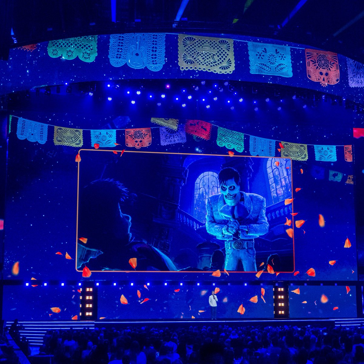 MezzoMikiD's tweet photo. #D23
2029年『リメンバー・ミー2』
ミゲルたちの新しいコンセプトアートを公開☆ https://t.co/igLOfvsiEY