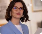 UGirovago77000's tweet photo. Gelmini :Ranucci ha perso il barlume della ragione,ha sbagliato a frequentare un faccendiere.
L'amica del pregiudicato Bisignani non si è accorta che sull'aereo di Berlusconi viaggiava stabilmente Lavitola
pagato per comprare senatori. e comprare dossier anti Fini.
Un oca giuliva https://t.co/fYykz25JxV