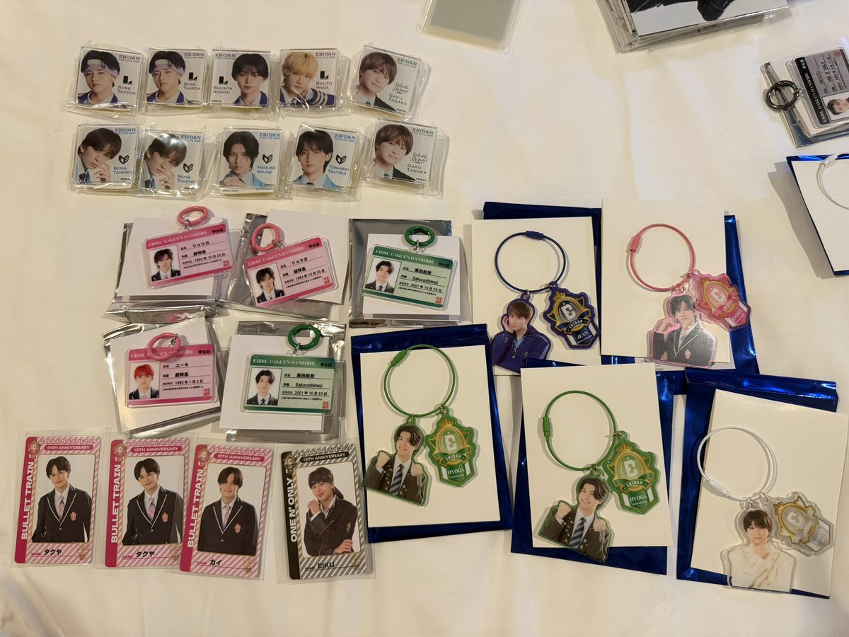 __nnwt's tweet photo. EBiDAN THE LIVE 2026 15th Anniversary エビライ ランダムグッズ アクキー 学生証 トレカ

【譲】 写真
【求】 吉田＞EIKU

郵送での交換となります。
吉田は比率違い可能です。
お気軽にお声掛けください！ https://t.co/dBNG7m6ddU