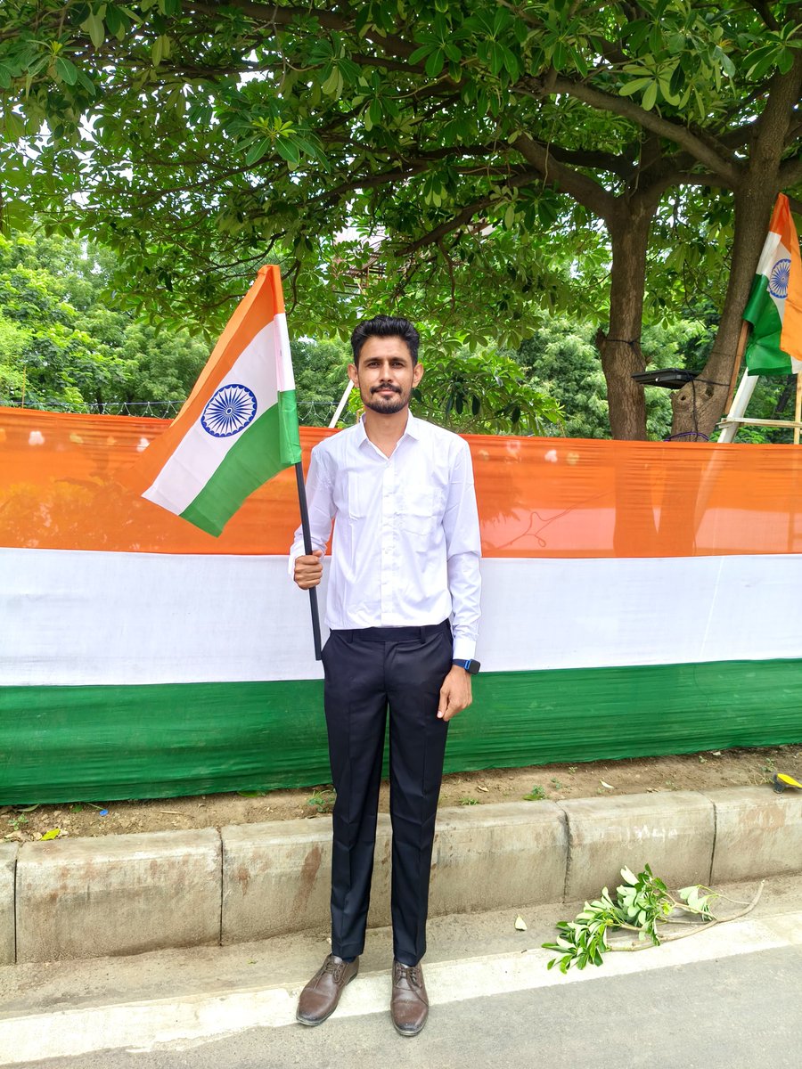 Madan_____'s tweet photo. સ્વતંત્ર દિવસ નિમિતે સાયન્સ સિટી રોડ પર યોજાયેલ તિરંગા યાત્રા માં  🇮🇳🌺🥀 
#स्वतंत्रता_दिवस #15अगस्त https://t.co/mHiKhdlLVn