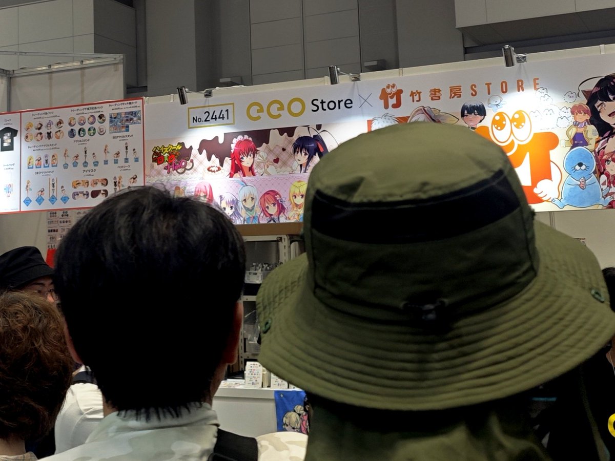 LIKAUCE's tweet photo. in C108(∗❛ั∀❛ั∗)✧*。第一次作为游客去CM好开心 https://t.co/RVjsmhq4tr