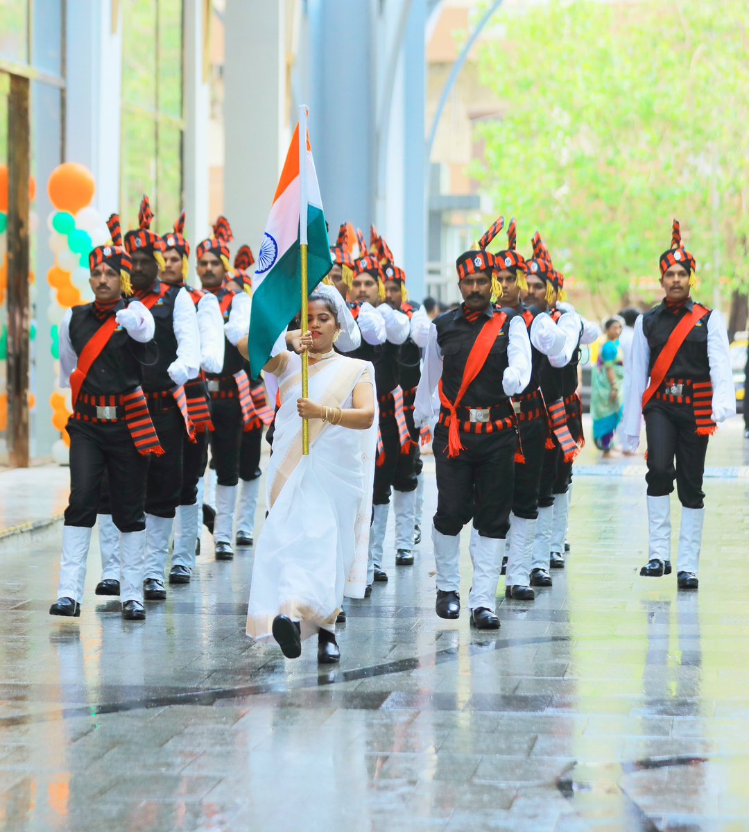 AUThackeray tweet picture