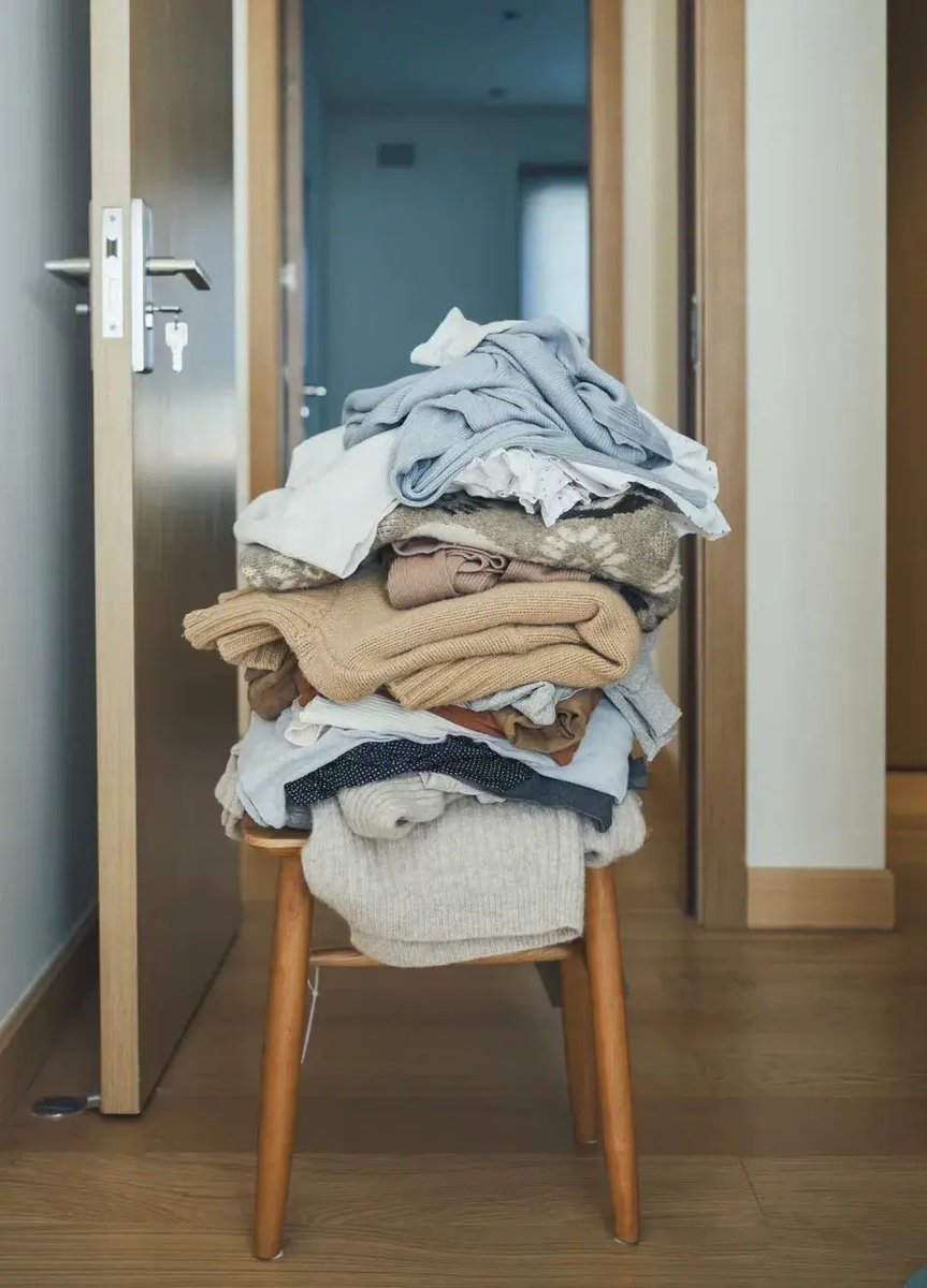 cherryespinosa7's tweet photo. Just finished folding the laundry pile that’s been staring at me all week—small wins hit different https://t.co/1gsj4tyzkL