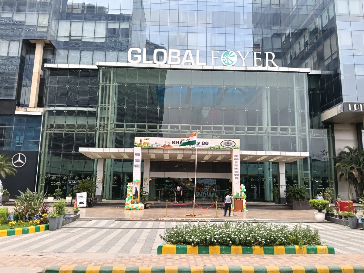 GlobalFoyer's tweet photo. 🇮🇳 Freedom in our hearts, the tricolour around us, and unity all around! Global Foyer celebrated Independence Day with joy, pride, and the true spirit of being Indian. ❤️🤍💚

#IndependenceDay #GlobalFoyer #GlobalFoyerSec43 #Gurugram #ProudIndian https://t.co/pUMspsm08K