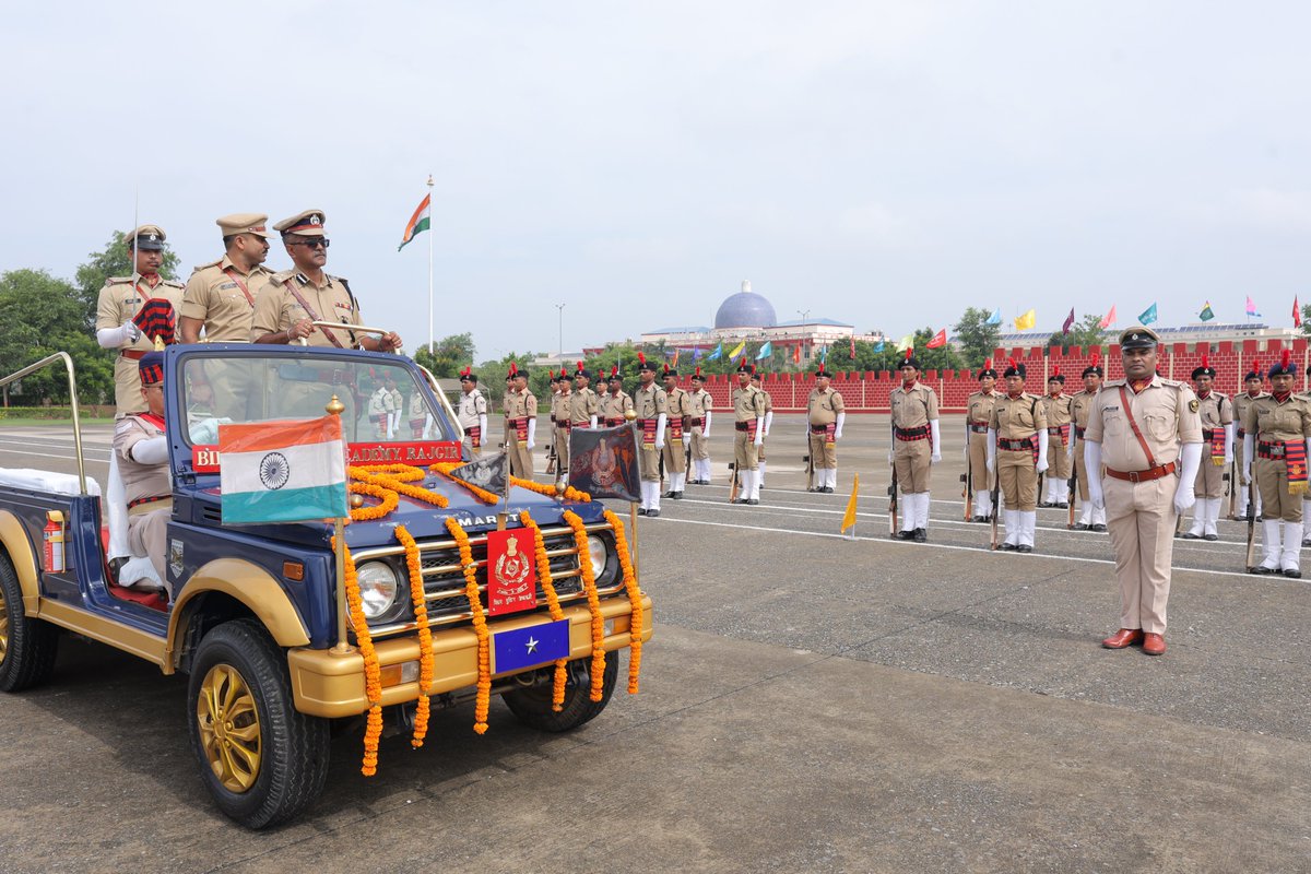 BrPoliceAcademy's tweet photo. दिनांक 15 अगस्त 2026 को स्वतंत्रता दिवस के अवसर पर बिहार पुलिस अकादमी, राजगीर में उप निदेशक-सह-पुलिस उप महानिरीक्षक द्वारा ध्वजारोहण किया गया। इस अवसर पर अकादमी के पदाधिकारी एवं कर्मियों की गरिमामयी उपस्थिति में स्वतंत्रता दिवस समारोह हर्षोल्लास के साथ मनाया गया। https://t.co/9OC7YERTy7