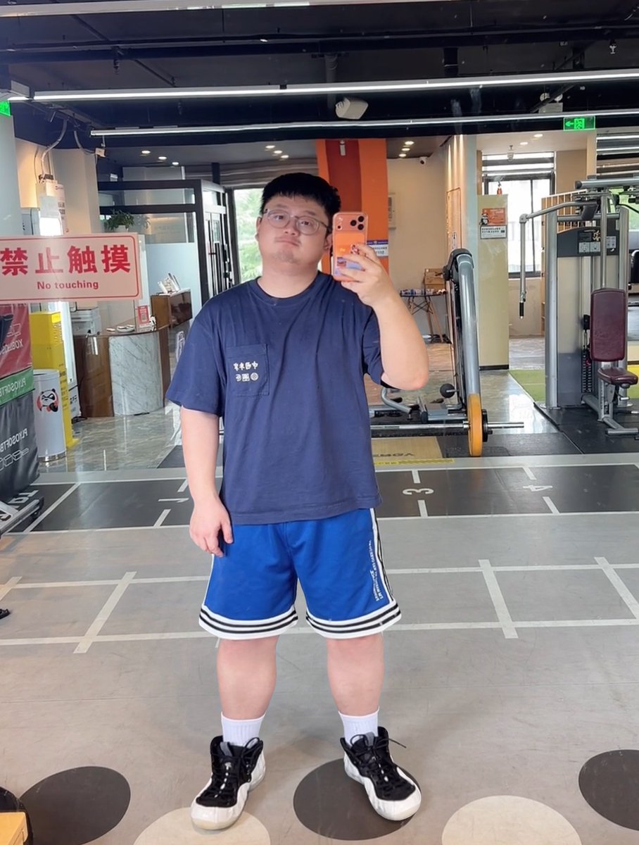 Taostao01's tweet photo. 健身 https://t.co/LmGihO8QES