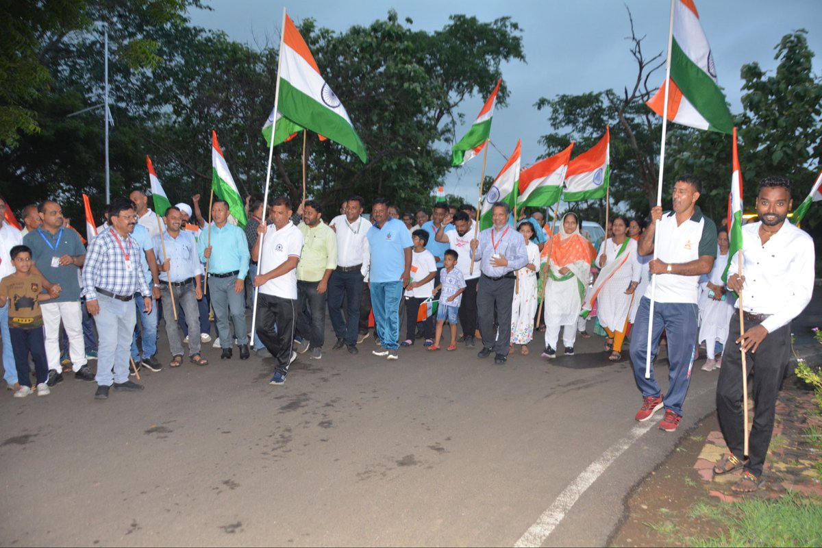 PRO_OFV's tweet photo. 🇮🇳 Tiranga Rally at OFV! 🇮🇳
A Tiranga Rally was organised at Ordnance Factory Varangaon (OFV) on the occasion of Independence Day, celebrating the spirit of patriotism, unity and national pride. 🇮🇳
#HarGharTiranga #IndependenceDay #TirangaRally #OFV https://t.co/fbdU0wlYtx