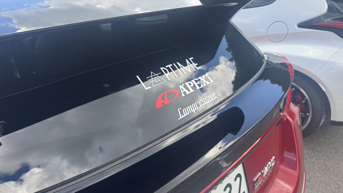 LapTime_tuning's tweet photo. 300台集まるヤリスオフ…
弊社のナノ電子コーティング
タイヤ用「High grip coating」無料お試し施工実施いたしました

ただ暑くて…15台が限界でした

施工された方
いかがでしたでしょうか？

なんかレビューあると良いんだけどな〜w

#LapTime
#GRヤリス
#平谷オフで会いましょう https://t.co/T8uxTpRDIR