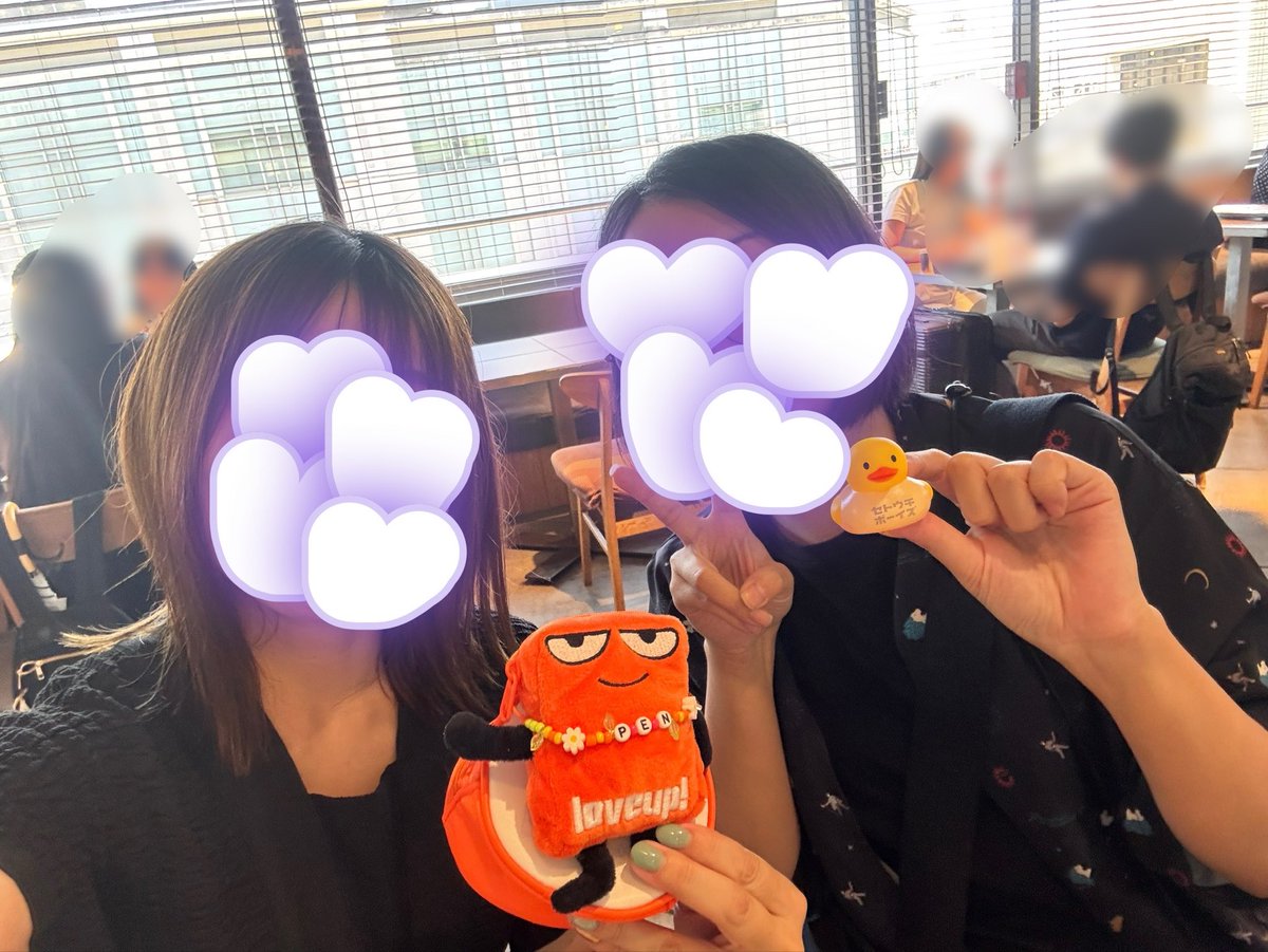 hapisai1974's tweet photo. 全く同じ誕生日のかなでちゃんからポルノグラフルーティお裾分けして頂いた🍇✨️
ありがとうすぎる！
初めましてやったのにめっちゃ話した！

サボテン🌵のある席に案内された私たち。最高じゃー！！
残響(仮)ってこんなに瑞々しいのね🥰 https://t.co/M6nxcrskqn