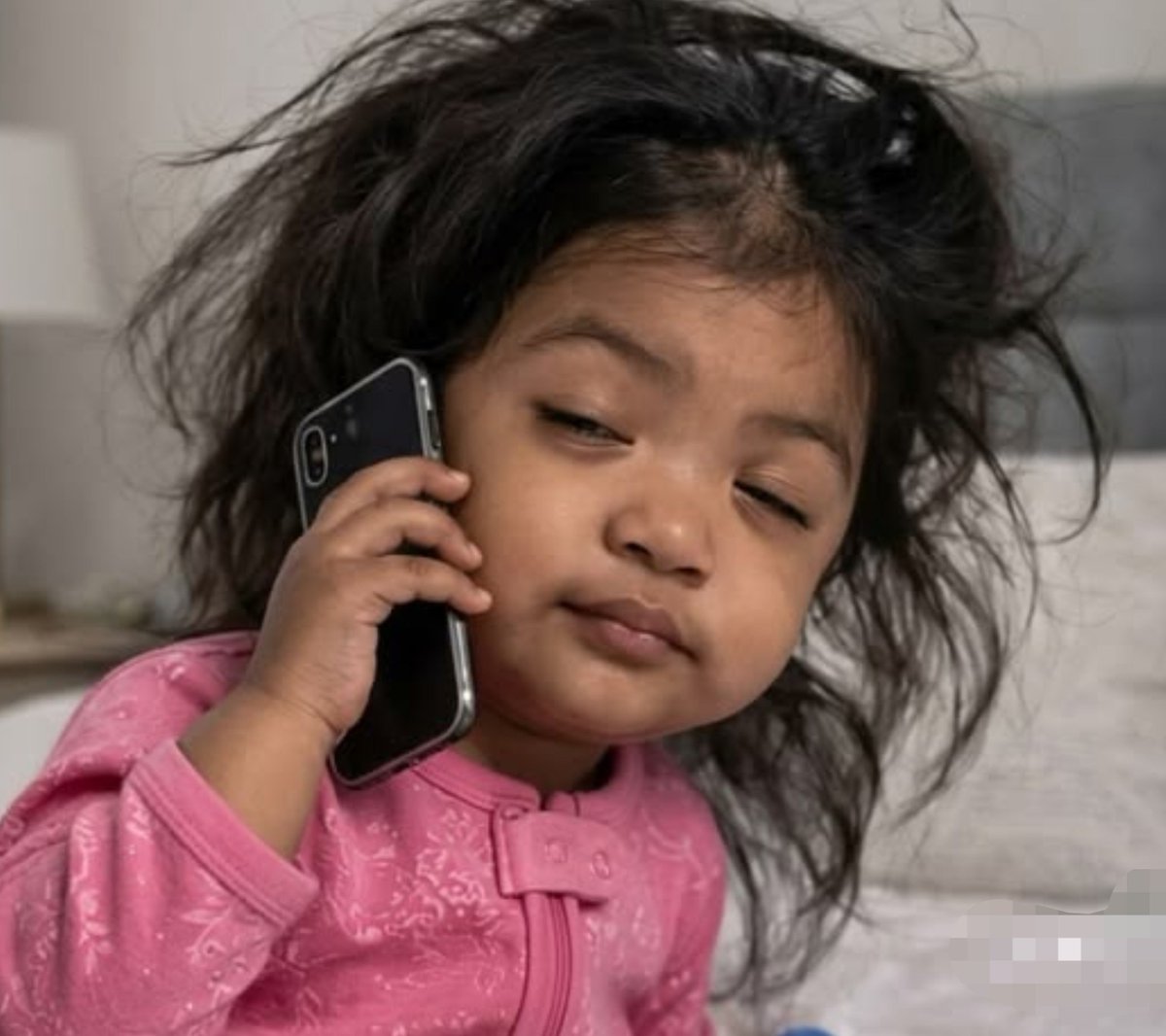 Ajayfizzy's tweet photo. Me answering my alarm clock in the morning due to confusion https://t.co/BRSJISt3xv