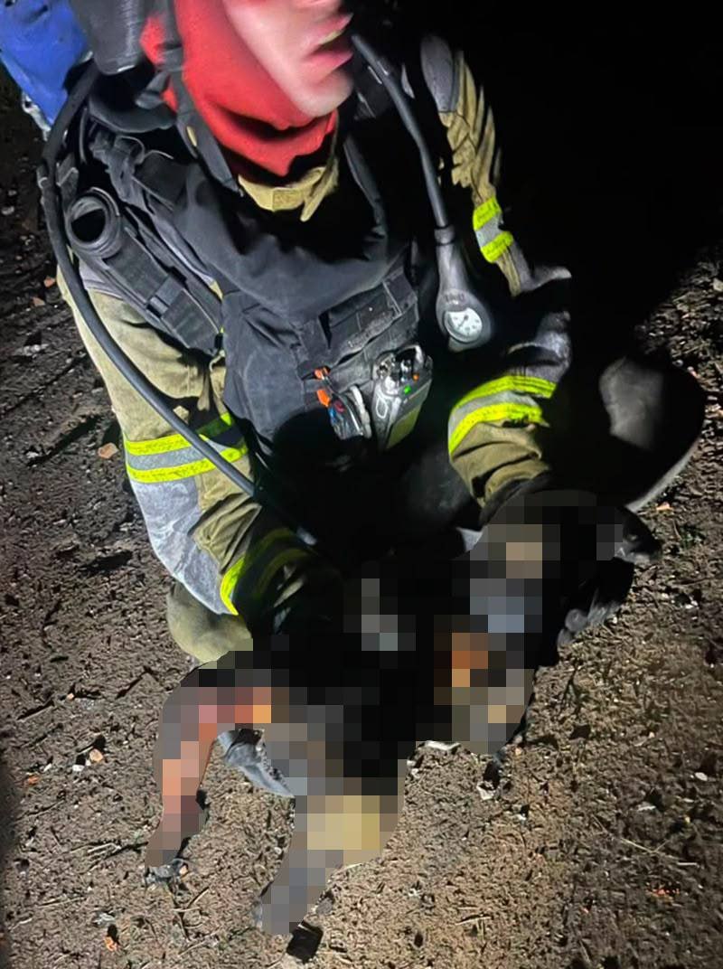 nexta_tv's tweet photo. Russia continues to kill Ukrainian children

Overnight, Russian forces struck an apartment building in Marhanets, Dnipropetrovsk region, with a drone, killing a three-month-old baby boy...

What a tragedy 💔