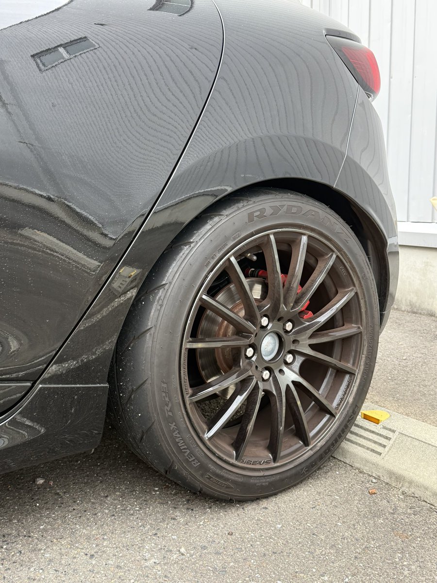 smi_rs18's tweet photo. タイヤ溝あんまり無いけど今のタイヤホイール欲しい方いないですかね〜

weds SA-35r 17インチ 7.5j 114.3 5h
シバ280 215/45r17

4くらいで https://t.co/RwdyT9WLkp