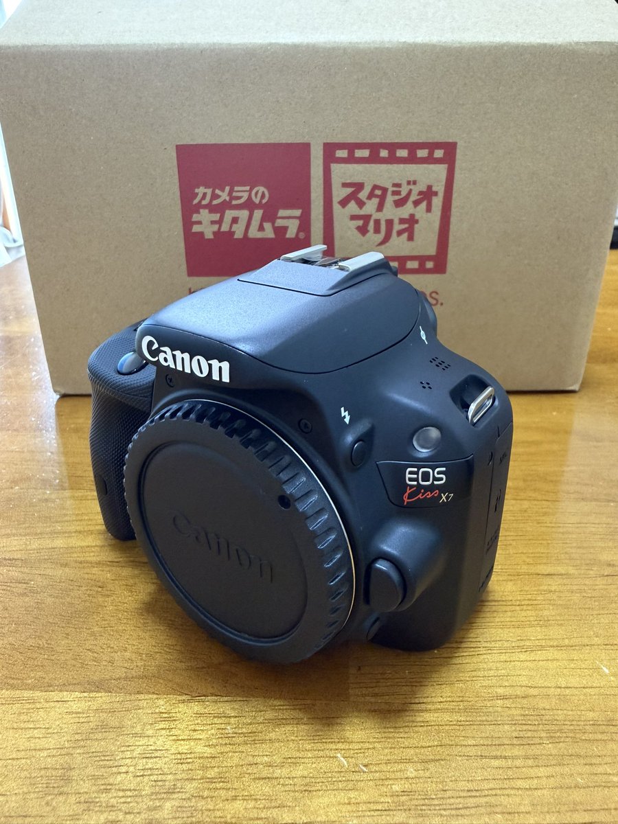 55hiroshi's tweet photo. #カメラのキタムラ 
一眼レフカメラcanon eos kissx7と望遠レンズを購入した。50,900円AB級品で見た目は合格だが、操作してどうなるか？ https://t.co/blzANAjWbL