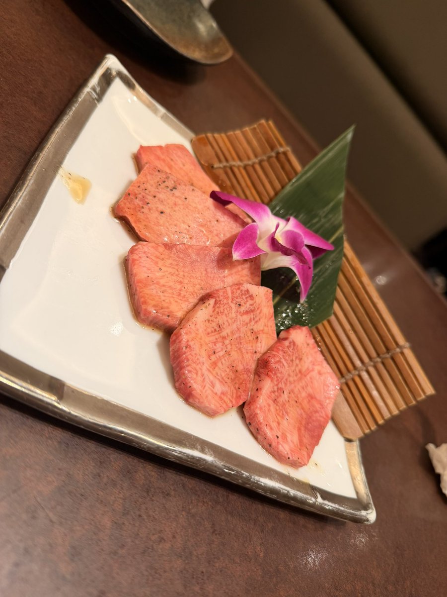 passNote_260614's tweet photo. 個人開発に夢中の皆様、
たまにはいい肉食いましょう https://t.co/eAoQJiUm4f