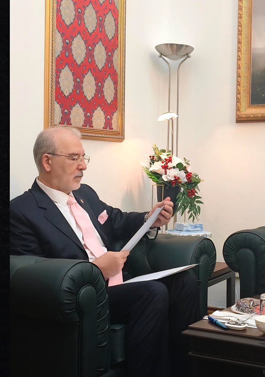 mhulkicevizoglu's tweet photo. 📍 TBMM, Ankara

✅️ Japonya Büyükelçisi Sn. TAMURA Masami Gazi Meclisimizde ziyaretimize geldi.

Sn. Büyükelçi ile "Türkiye-Japonya Parlamentolar Arası Dostluk Grubu" üyesi Japon Milletvekillerinin ülkemize yapacağı ziyaret ve iki ülke arasındaki işbirliğinin güçlendirilmesi konularını ele aldık.

🇹🇷🇯🇵 Türkiye-Japonya dostluğunun ve iş birliğinin daha da güçlendirilmesi için çalışmalarımızı sürdürüyoruz.

@TBMMresmi @Akparti
@JaponyaBE