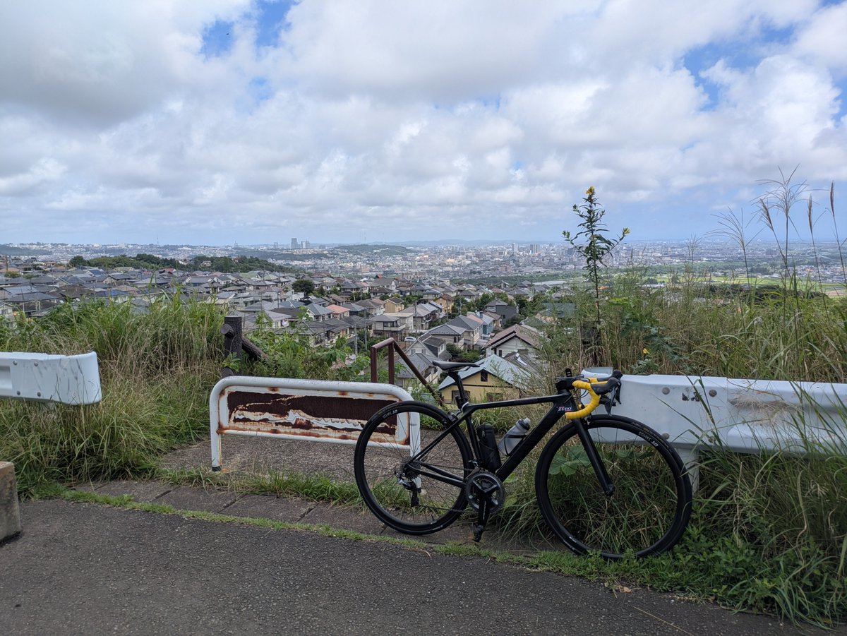 TAMION13's tweet photo. ほんとに久しぶりにサイクリング🚴‍♂️
もう少しで見れなくなる景色🥺 https://t.co/qLYSXfDWmb
