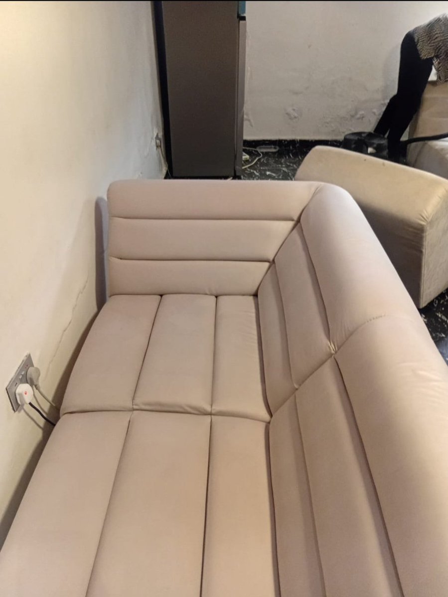 Carlson_service's tweet photo. Book me for all your sofa cleaning, let's bring your sofa back to life.

Before.                                           After https://t.co/Kd3K7dThqw