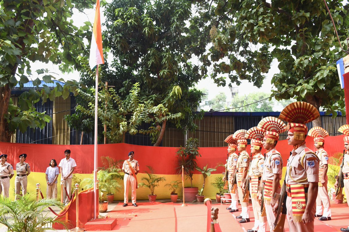 40BnSSB_INDIA's tweet photo. 80वें स्वतंत्रता दिवस महोत्सव के उपलक्ष्य में दिनांक 15.08.26 को  40वी वाहिनी  स.सी.ब.,पटना के प्रांगण में ध्वजारोहण का कार्यक्रम आयोजित किया गया|जिसमे श्री बासुकी नंदन पाण्डेय,उप कमांडेंट के नेतृत्व में 70 बलकर्मियों ने 40वी वाहिनी  पटना ध्वजारोहण का कार्यक्रम में शामिल हुए https://t.co/f6gAqvL0Mq