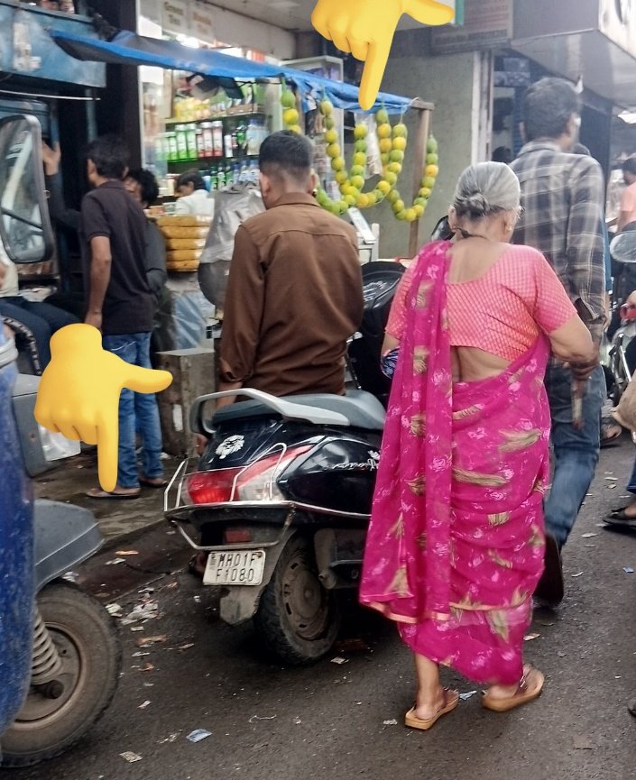 PotholeWarriors's tweet photo. Citizens r forced to walk on road which is already narrow here at dharavi main road beside bombay hotel,.
all these shops n road side carts
This mosambi stall right on footpath openly challenging authorities that no action can b taken on him
@CPMumbaiPolice
#FreeOurFootpaths https://t.co/eImWKqMXZx