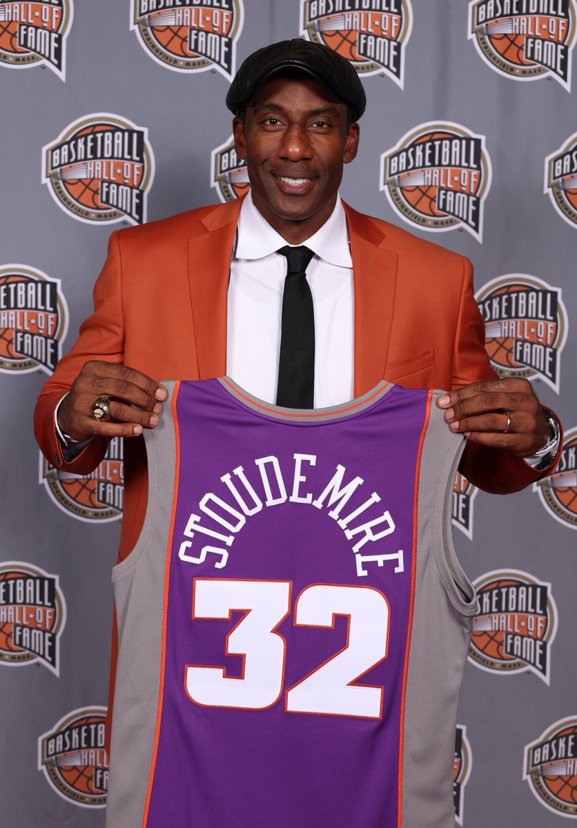 NBAspain's tweet photo. Amar'e Stoudemire x @Hoophall 🧡 https://t.co/FEQ3SngfKe