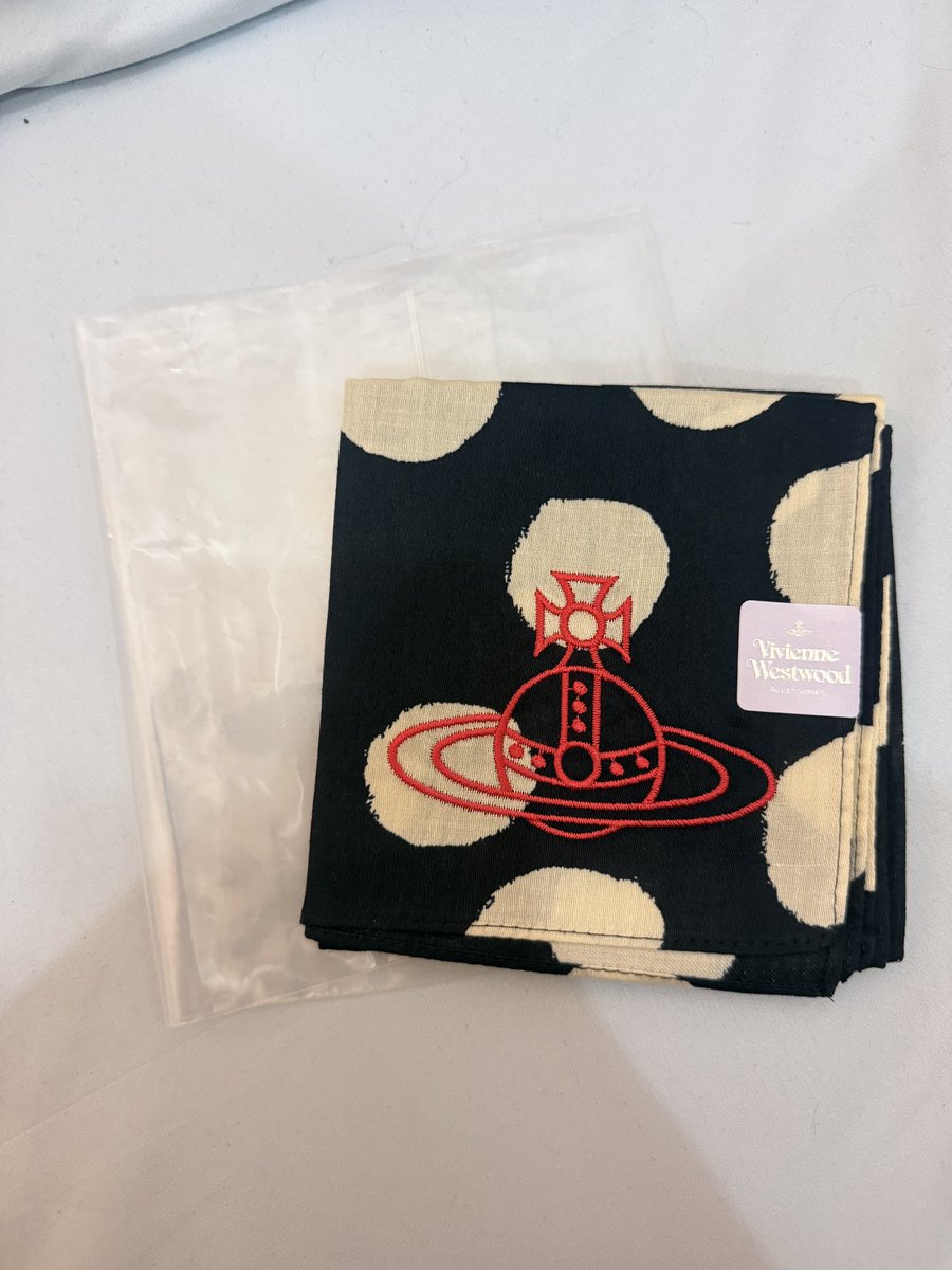 Babynbtpp's tweet photo. ส่งต่อผ้า vivienne westwood แท้
new w/tag  
420  ka

#ส่งต่อviviennewestwood #ส่งต่อน้ำหอม #ส่งต่อเสื้อผ้ามือสอง https://t.co/14MTqcra0z