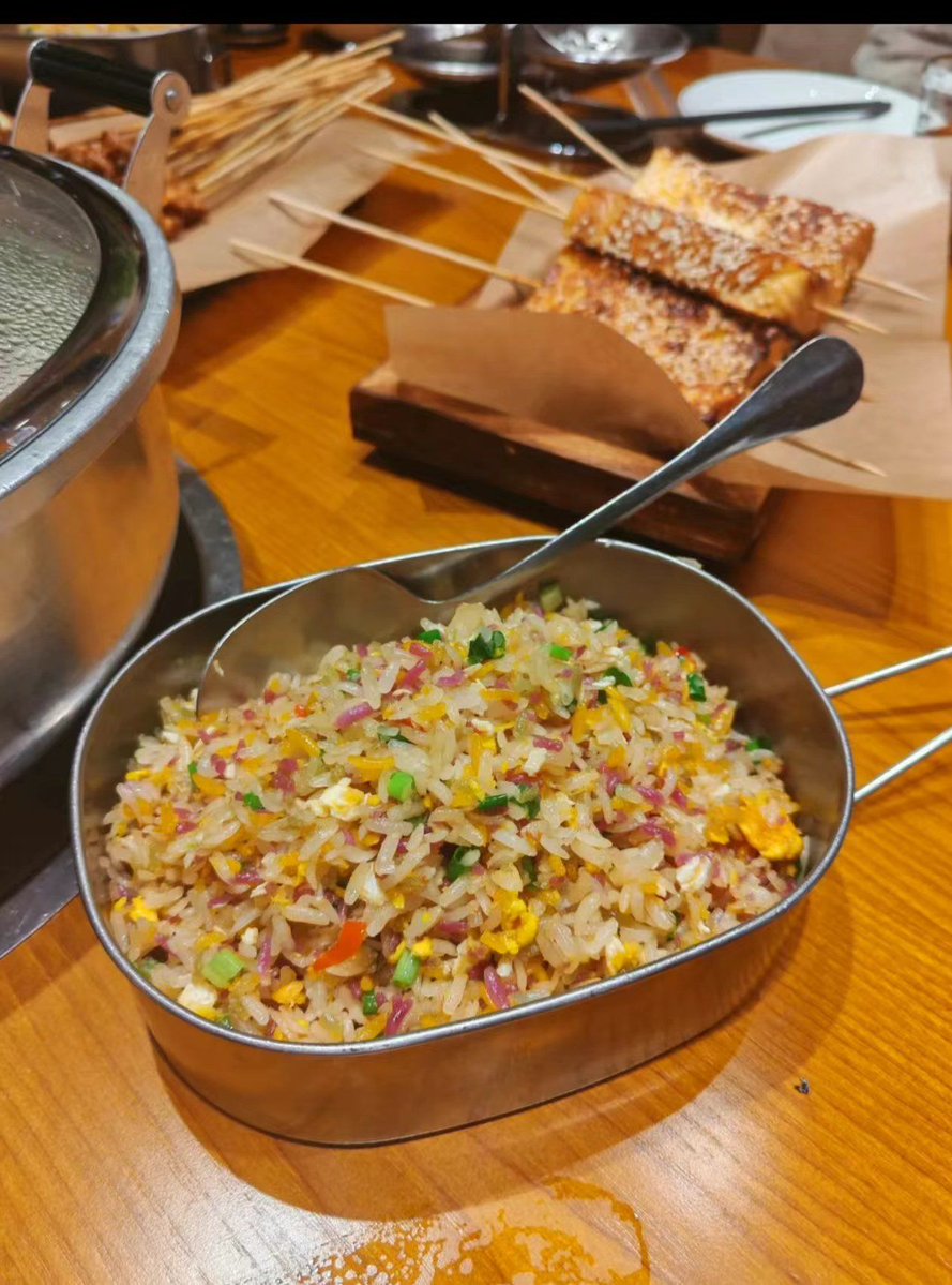 Rei_you_'s tweet photo. Craving bold flavors Try our Indonesian nasi goreng—fragrant fried rice with shrimp paste, tender chicken, and a squeeze of lime that hits different! https://t.co/X13OkWJLpX