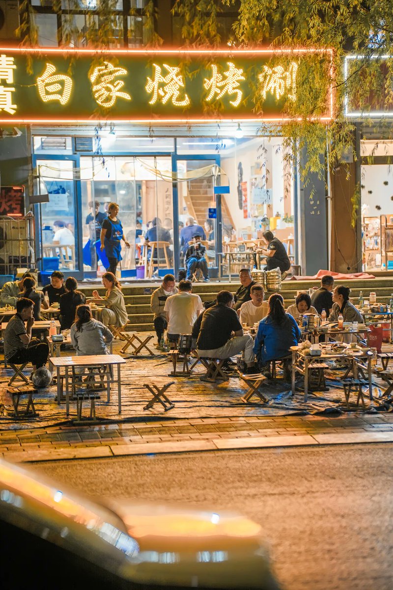 Rjustine5's tweet photo. Late night bite Warm ramen with soft-boiled egg, perfect for chasing away the chill of the quiet night. https://t.co/fqzO3U8F4B