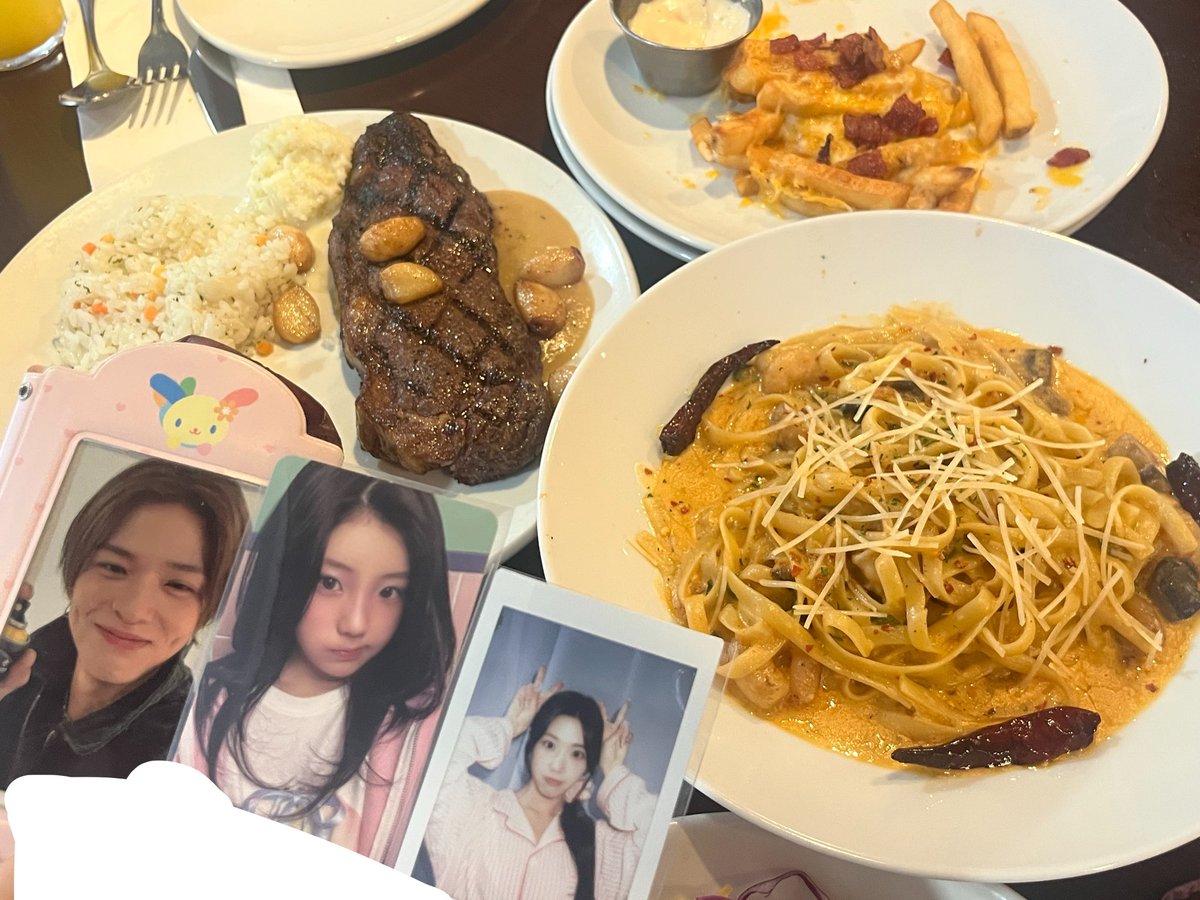 ttheuu126's tweet photo. 아웃백존나맛잇고 
웃백아사랑해
백만원써도아깝지않다
#아웃백삼행시
#아웃백나쿠폰좀줘 https://t.co/qgNnNtuwYo