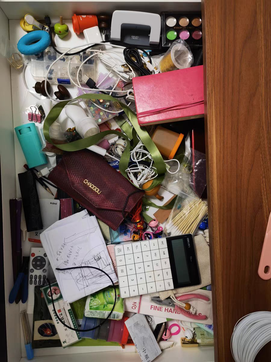denykur2001's tweet photo. Tackled my messy old stuff drawer today—donated 12 unused items and kept only the things that spark joy. Small sort, big peace. https://t.co/tUzD0j2nY9
