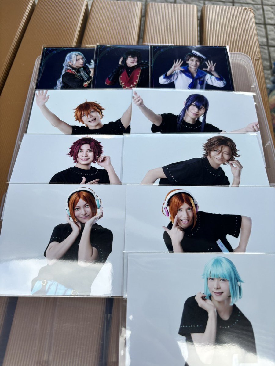 Alice33190927's tweet photo. 《交換》あんスタ あんステ 10th LIVE 過去作 ライブ
ランダム ブロマイド クリアカード

譲➤画像1.2.3枚目参照

求➤画像4枚目参照
ランブロ
みか.夏目＞光.斑.鉄虎＞つむぎ.真

クリカ⇔ランブロの交換〇

15日開演前
現地手渡し希望です https://t.co/zgedytKKHF