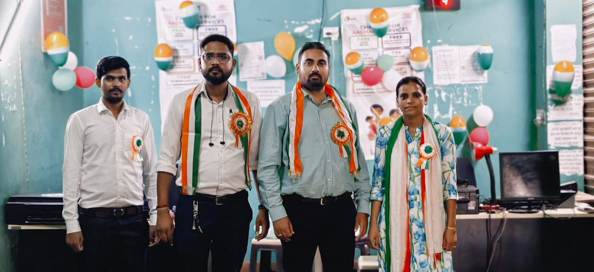 CSCUttarPradesh's tweet photo.  "गाँव-गाँव में डिजिटल आज़ादी" 🇮🇳
@CSCegov_ @CSCUttarPradesh @rkmishra011 @AjayPrakashCho3 #CSCUPWithTiranga #CSCUPJaiHind #HarGharTiranga #हरघरतिरंगा  #CSC #CSCUP #IndependenceDay #स्वतंत्रतादिवस #Tiranga #AzadiKaAmritMahotsav https://t.co/ku2WVB3MrC