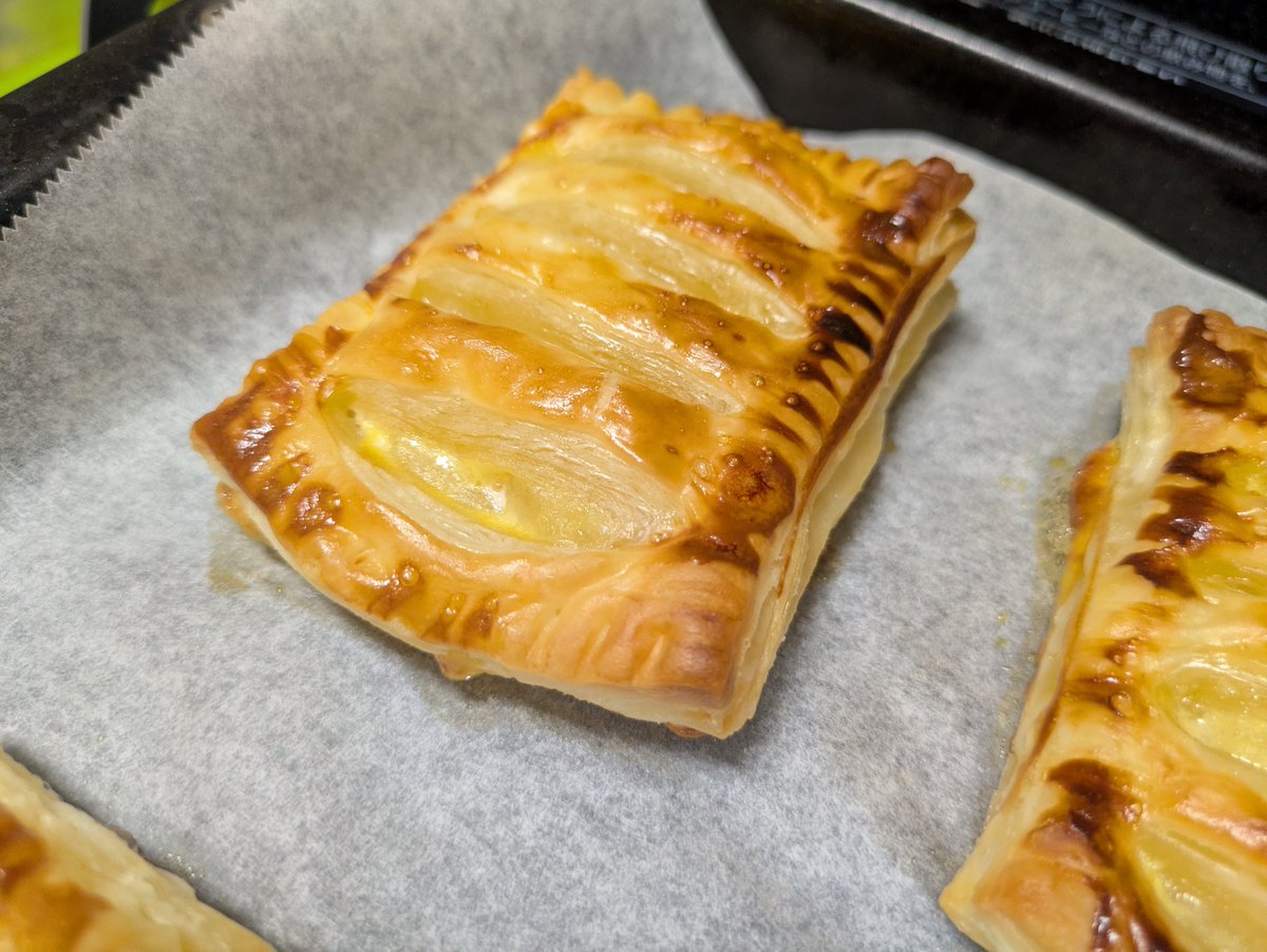 asaripasta's tweet photo. アップルパイ焼いた。ウマー!!!
今度はミートパイにしてみようかな https://t.co/DJpHn6dTIr
