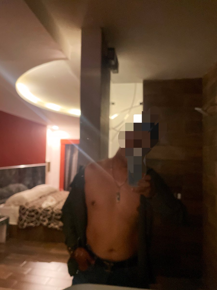 lizyluis_swagss's tweet photo. Pocas veces lo presumo, ya que es algo penoso, pero vieran cómo me encanta cuando lo veo coger con alguien. Creo que también soy una esposa a la que le gusta verlo con alguien más. Buenas noches, las que me va a dar ahorita🍑😈👌🍆
#parswags #swingerags #contenidosexoso #onlyfans #esposorico